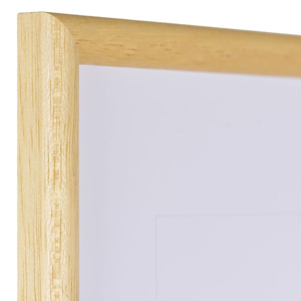 Ansicht der Ecke eines klassischen, offenporigen, naturfarbenen Holzrahmens mit schmalem Halbrundprofil