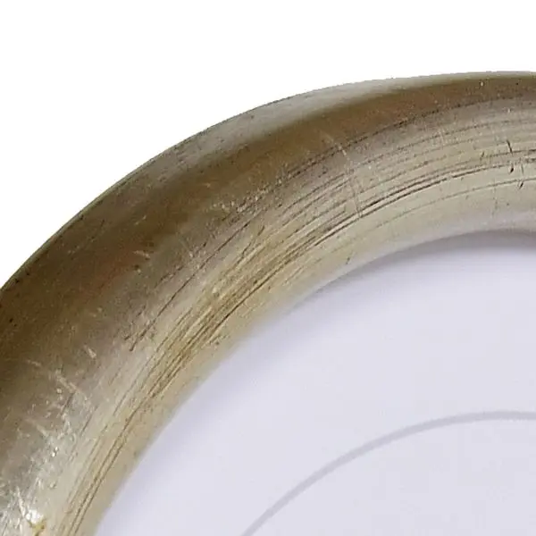 Ansicht der Ecke eines Rundrahmens in der Farbe Silber