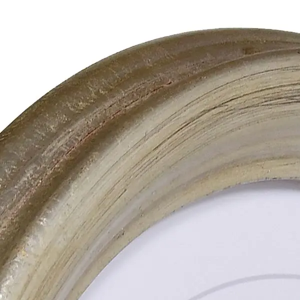 Ansicht der Ecke eines Rundrahmens in der Farbe Silber