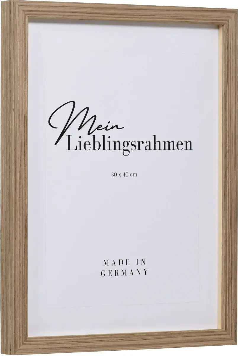 Seitenansicht eines Holzrahmens in der Farbe Nussbaum mit natürlicher Maserung im Landhausstil