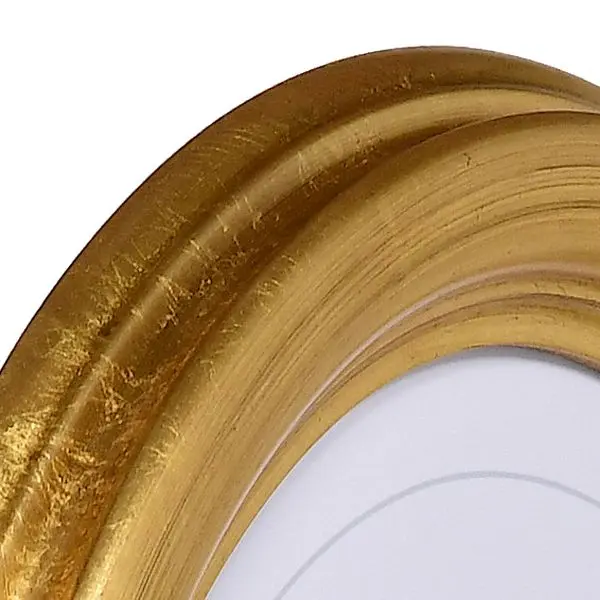 Ansicht der Ecke eines Ovalrahmens in der Farbe Gold